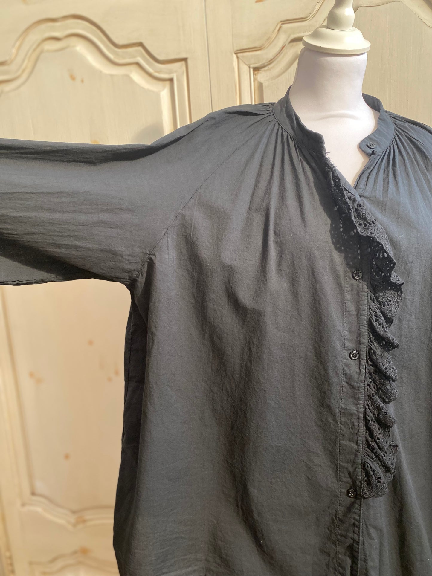 Blouse Clara noir convient du 40 au 48