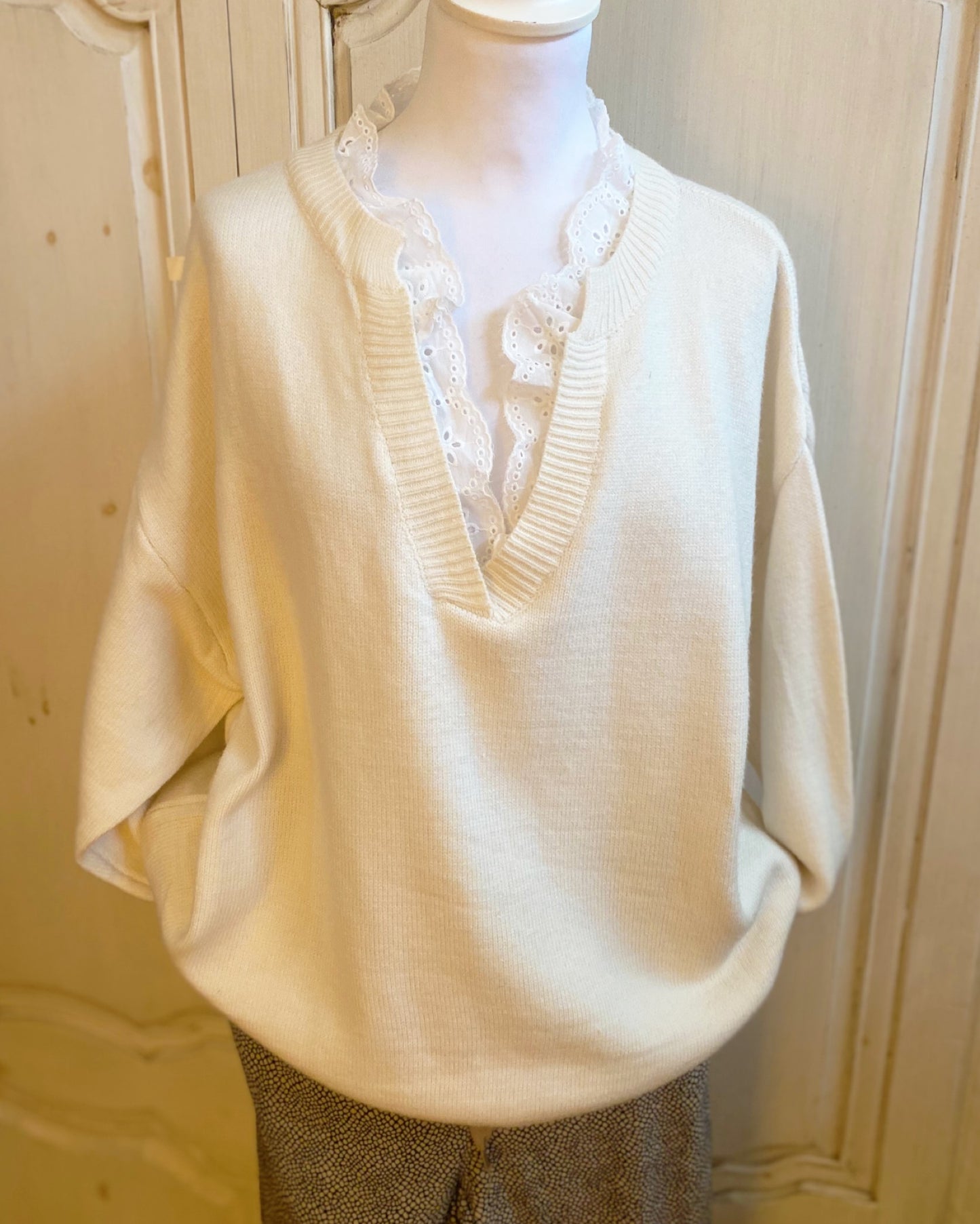 Pull crème dentelle convient du 40 au 46/48