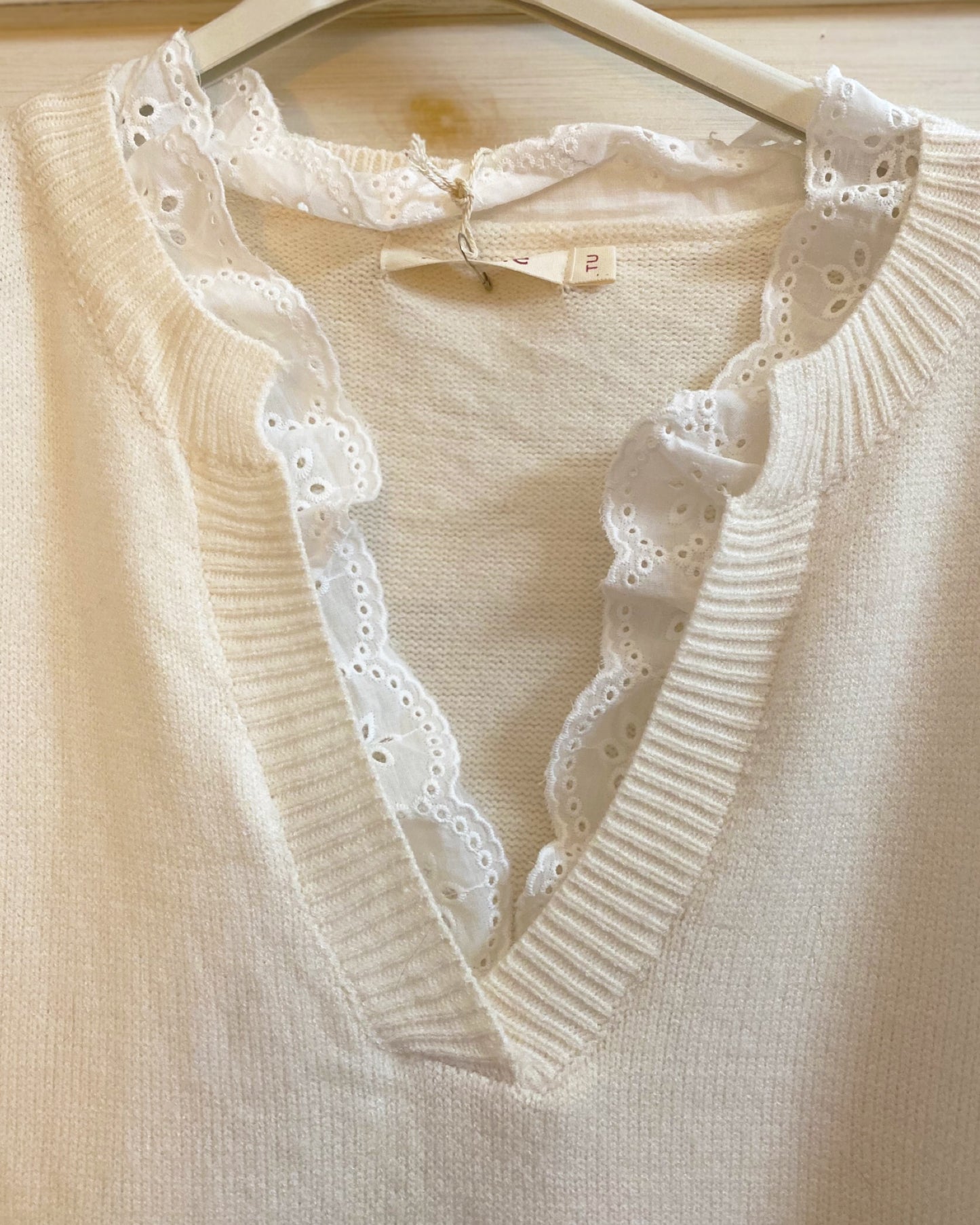 Pull crème dentelle convient du 40 au 46/48